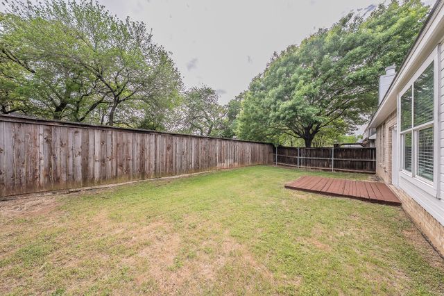 2301 Springmere Drive, Arlington, TX 76012
