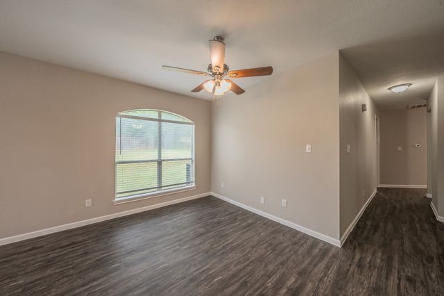 2301 Springmere Drive, Arlington, TX 76012