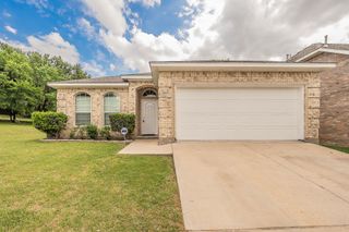2301 Springmere Drive, Arlington, TX 76012