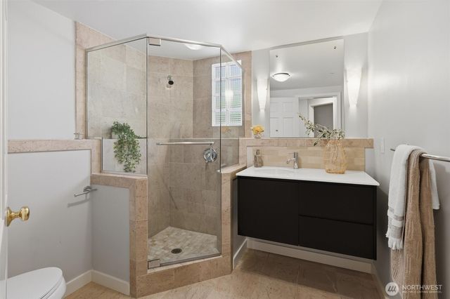2209 W Lake Sammamish Parkway NE, Redmond, WA 98052