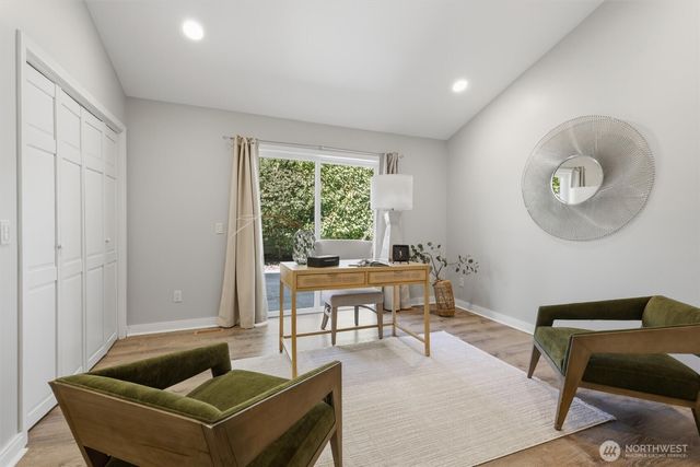 2209 W Lake Sammamish Parkway NE, Redmond, WA 98052