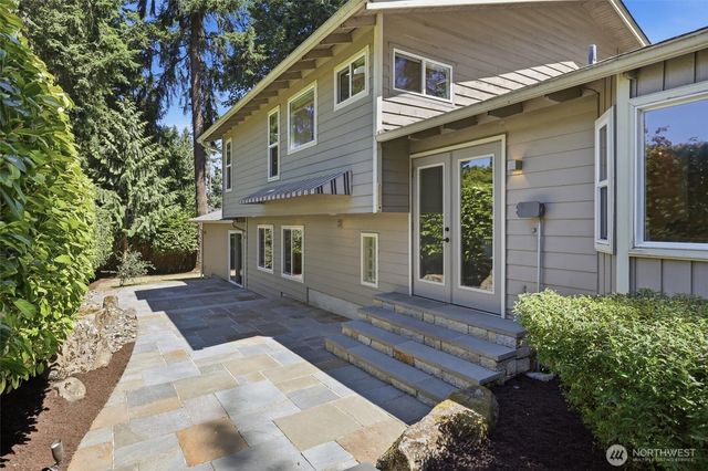 2209 W Lake Sammamish Parkway NE, Redmond, WA 98052