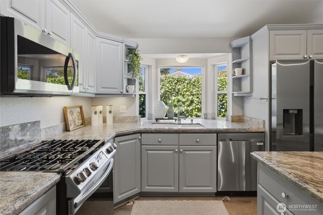 2209 W Lake Sammamish Parkway NE, Redmond, WA 98052