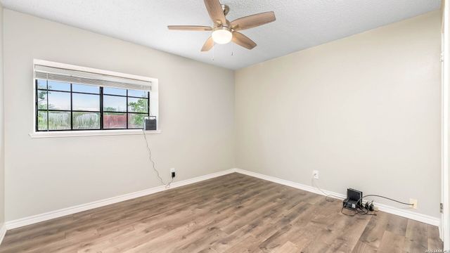 9806 PEBBLE RIDGE DR, Converse, TX 78109