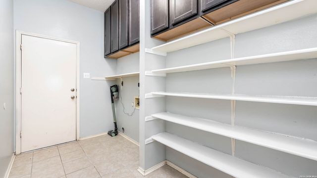 9806 PEBBLE RIDGE DR, Converse, TX 78109