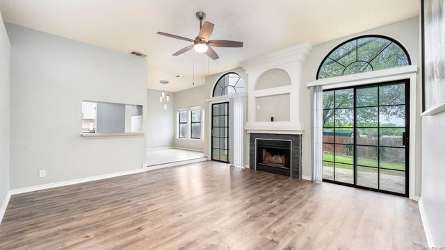 9806 PEBBLE RIDGE DR, Converse, TX 78109