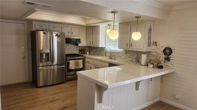 10671 Pinon, Hesperia, CA 92345