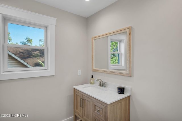 40 Roland Street, Keansburg, NJ 07734