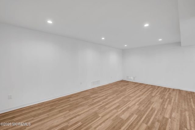 40 Roland Street, Keansburg, NJ 07734