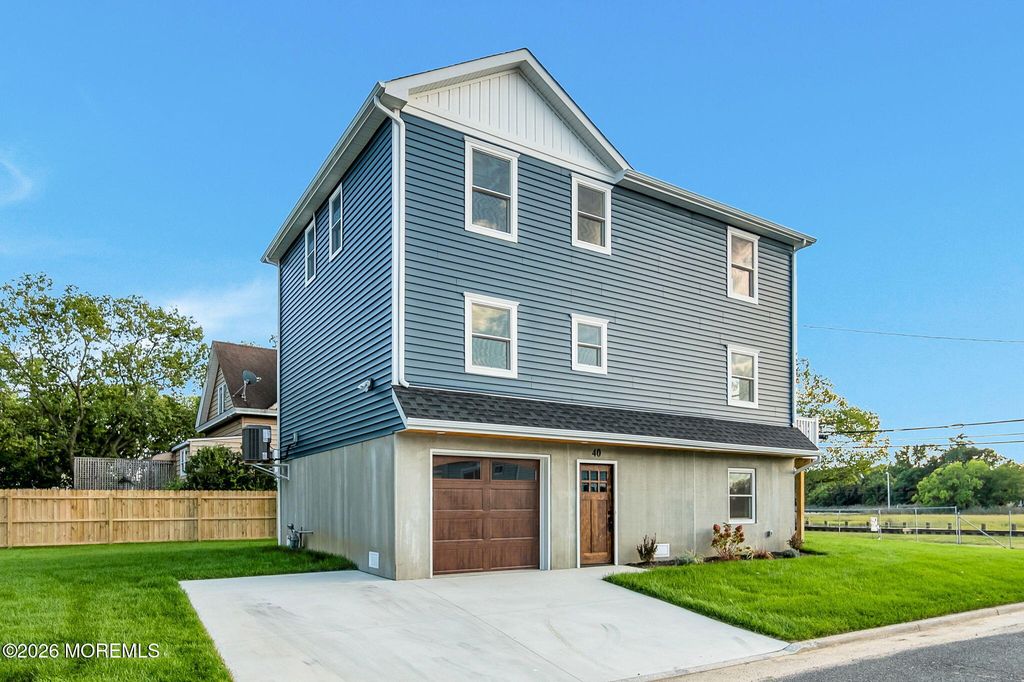 40 Roland Street, Keansburg, NJ 07734