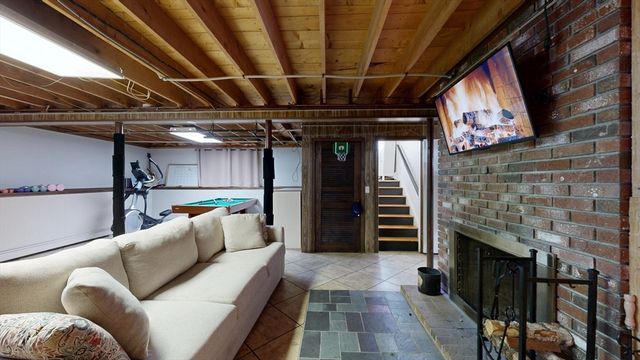 50 Cross St, Lakeville, MA 02347