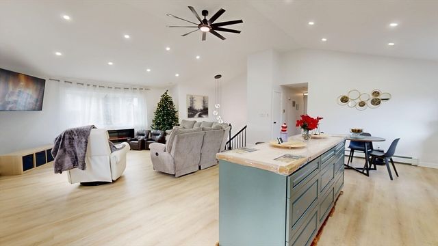 50 Cross St, Lakeville, MA 02347