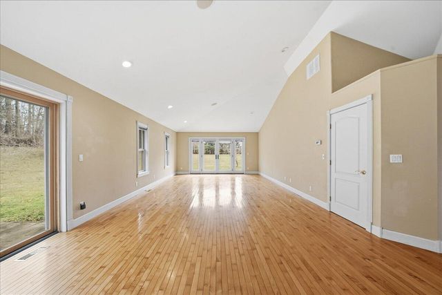 467 N 211 E, Valparaiso, IN 46383