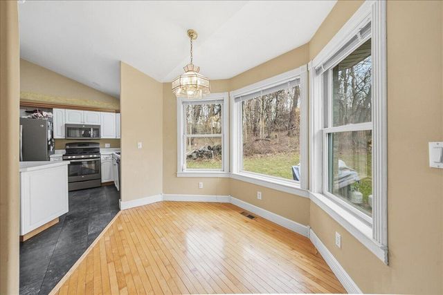 467 N 211 E, Valparaiso, IN 46383