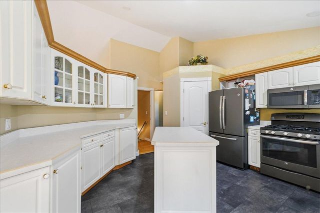 467 N 211 E, Valparaiso, IN 46383