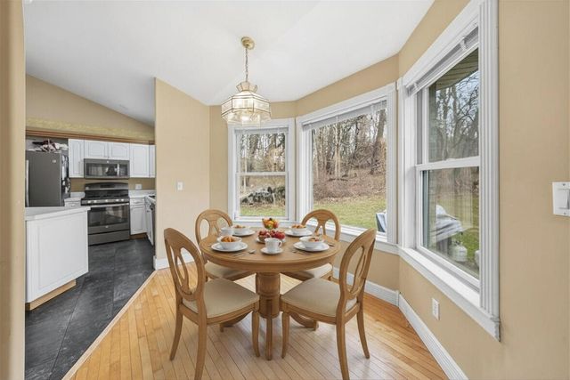 467 N 211 E, Valparaiso, IN 46383