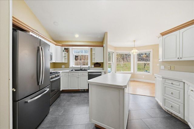 467 N 211 E, Valparaiso, IN 46383