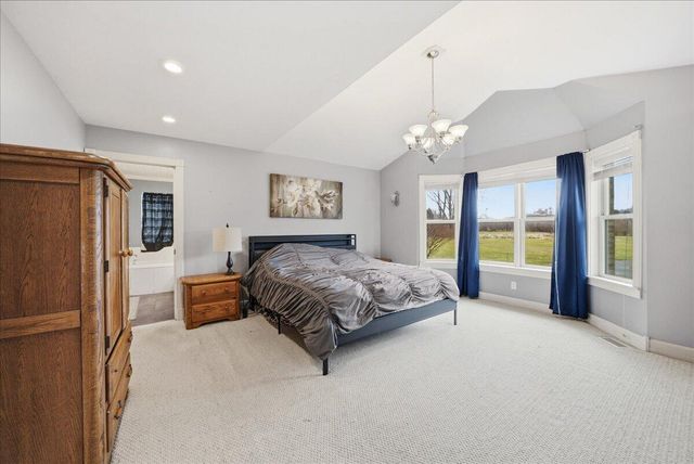 467 N 211 E, Valparaiso, IN 46383