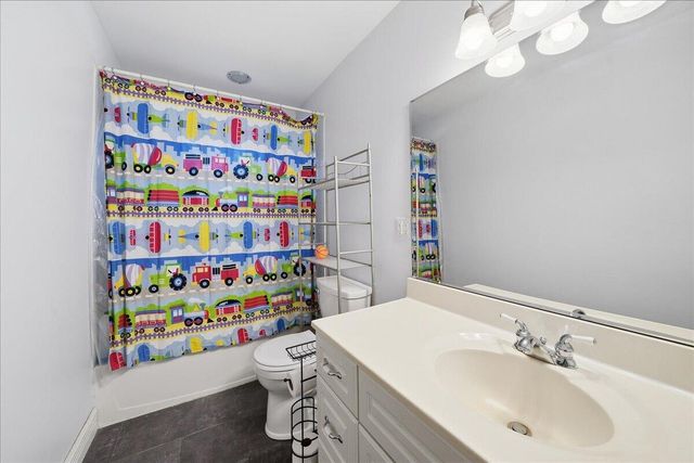 467 N 211 E, Valparaiso, IN 46383