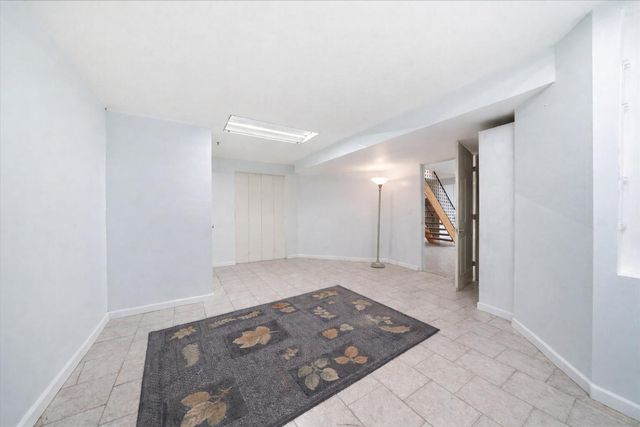 467 N 211 E, Valparaiso, IN 46383