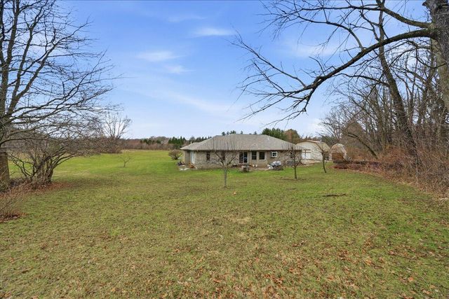 467 N 211 E, Valparaiso, IN 46383