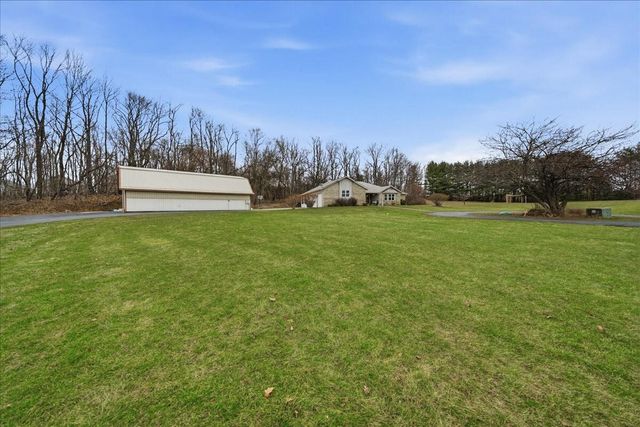 467 N 211 E, Valparaiso, IN 46383