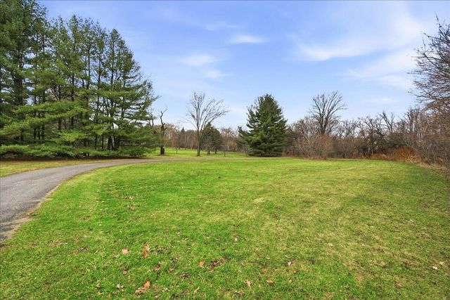 467 N 211 E, Valparaiso, IN 46383