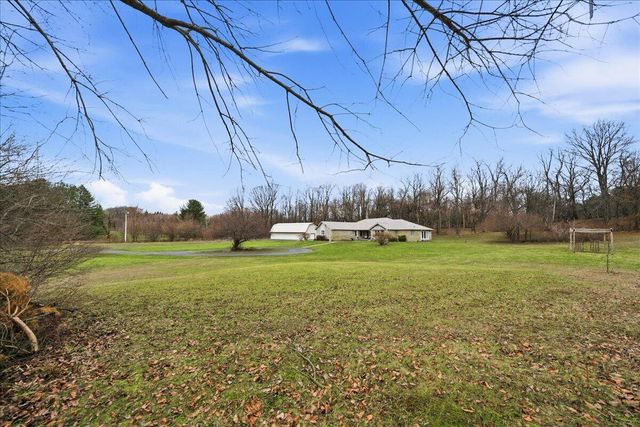 467 N 211 E, Valparaiso, IN 46383