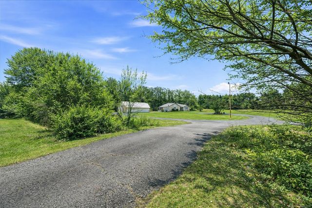 467 N 211 E, Valparaiso, IN 46383