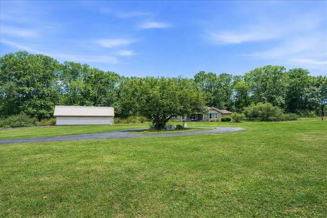 467 N 211 E, Valparaiso, IN 46383