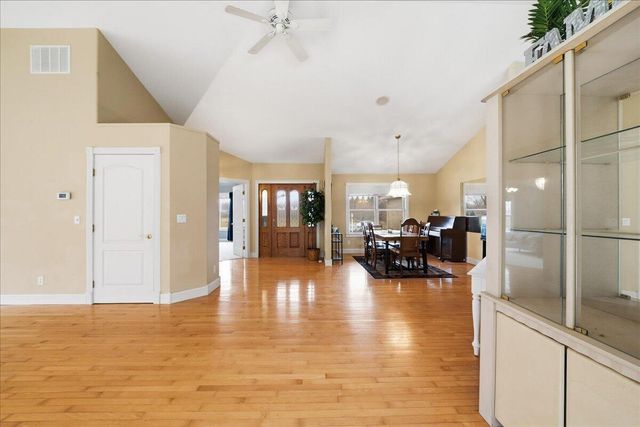 467 N 211 E, Valparaiso, IN 46383