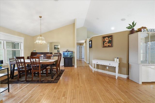 467 N 211 E, Valparaiso, IN 46383