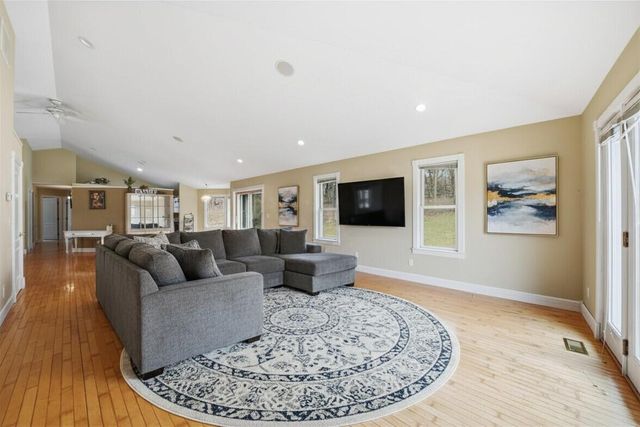 467 N 211 E, Valparaiso, IN 46383