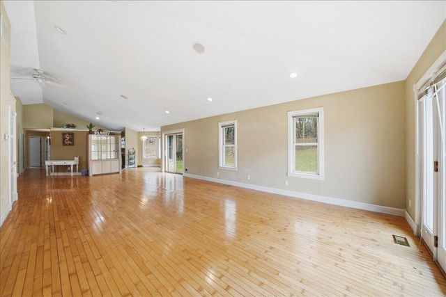 467 N 211 E, Valparaiso, IN 46383