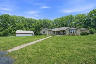 467 N 211 E, Valparaiso, IN 46383