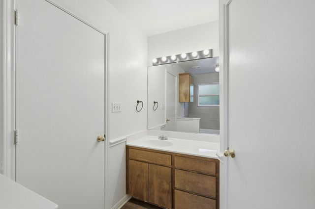 2215 Dry Creek DR 816, Round Rock, TX 78681