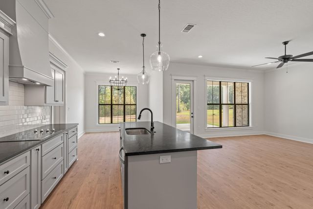 36 Sapphire Dr., Purvis, MS 39475