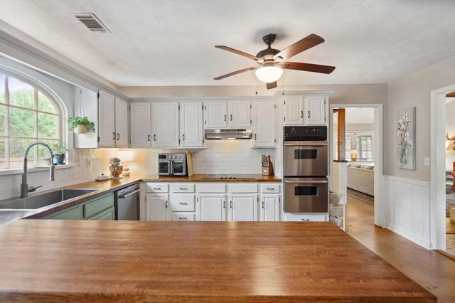 1372 Crooked Tree Court SW, Lilburn, GA 30047
