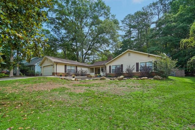 1372 Crooked Tree Court SW, Lilburn, GA 30047