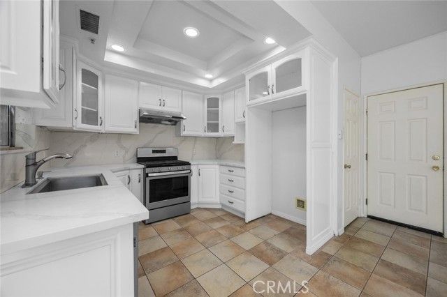 7527 Tampa Avenue 1, Reseda (los Angeles), CA 91335