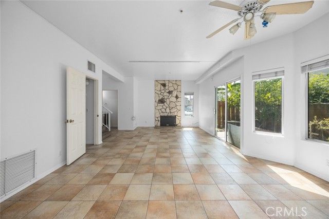 7527 Tampa Avenue 1, Reseda (los Angeles), CA 91335