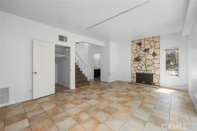 7527 Tampa Avenue 1, Reseda (los Angeles), CA 91335