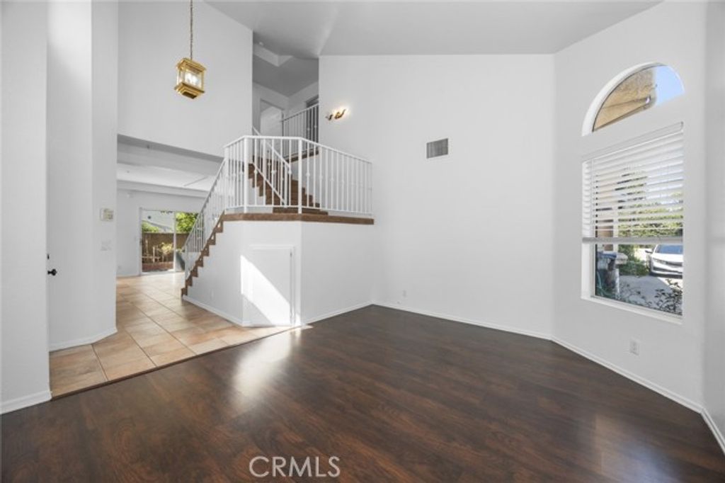 7527 Tampa Avenue 1, Reseda (los Angeles), CA 91335