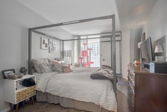 300 N State Street 2535, Chicago, IL 60654