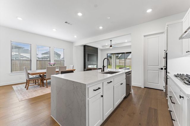 7327 Trail Ridge Drive, Fulshear, TX 77441