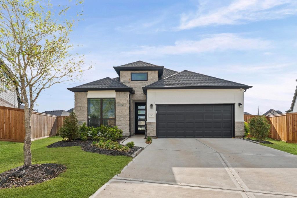 7327 Trail Ridge Drive, Fulshear, TX 77441