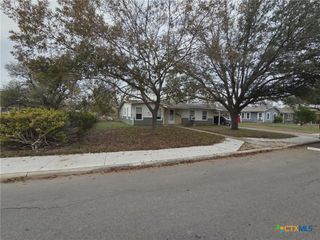 607 Conway Drive, San Marcos, TX 78666