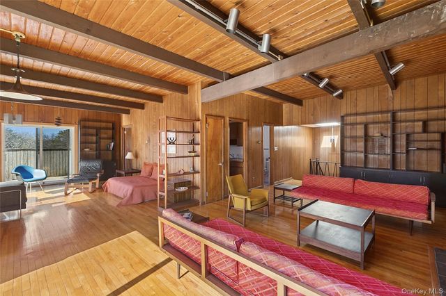 41 Deerfield Lane, Amagansett, NY 11930