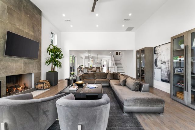 6243 Churchill Way, Dallas, TX 75230