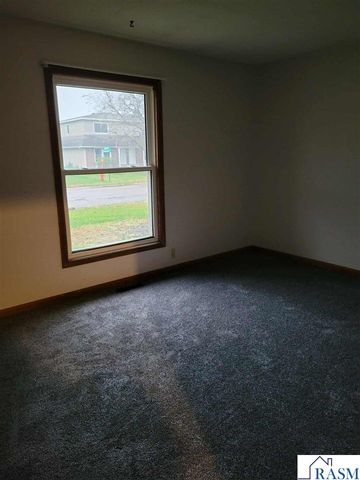 20 Camelot Drive, Mankato, MN 56001